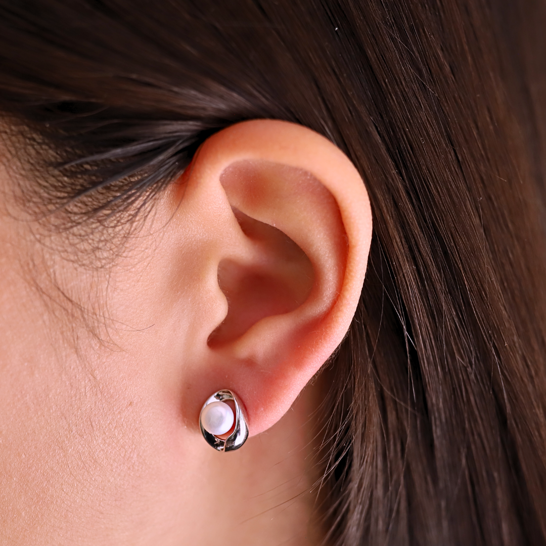 Pearl Silhouette Studs