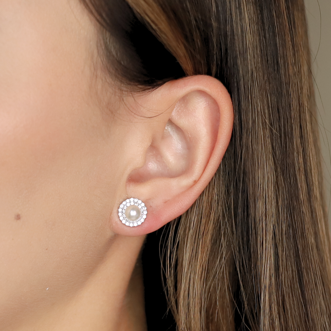 Halo pearl studs