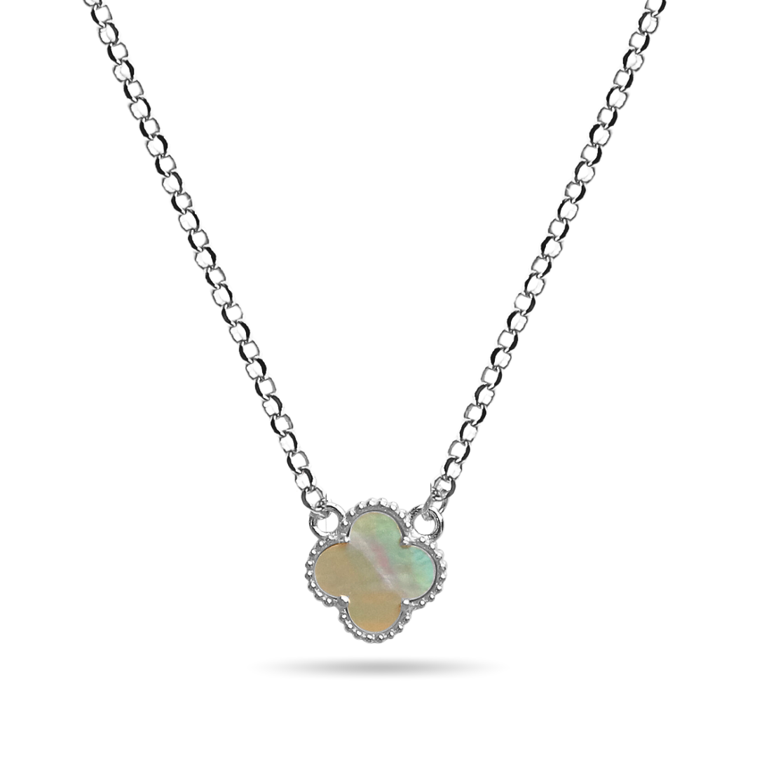 Pearl clover necklace