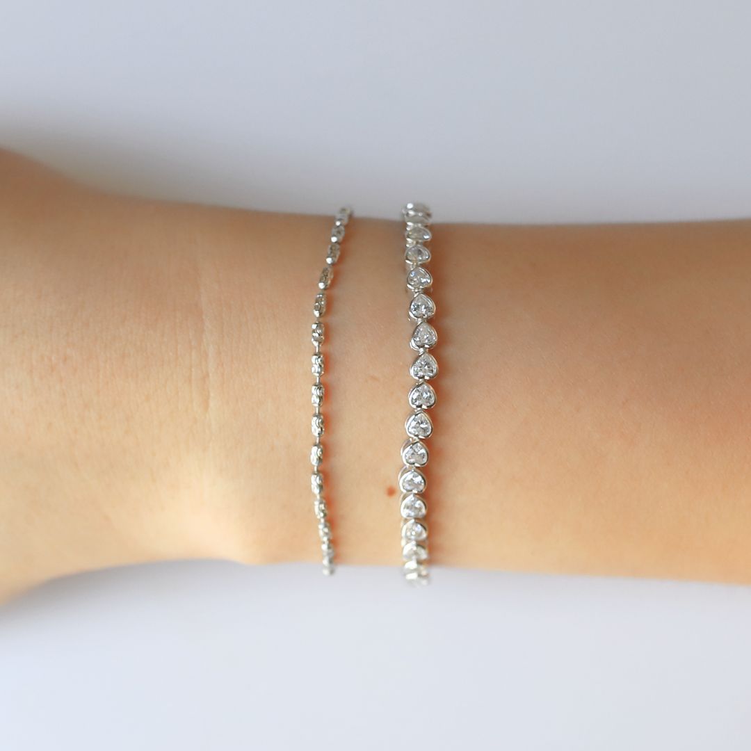 Heart bezel tennis bracelet