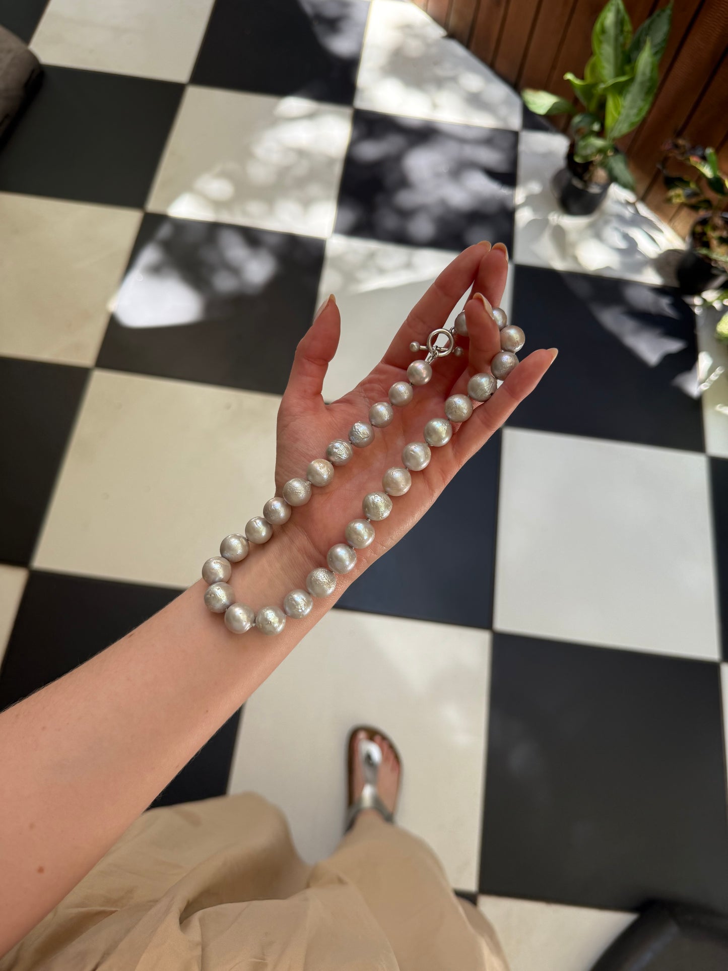 Gray chunky pearl choker