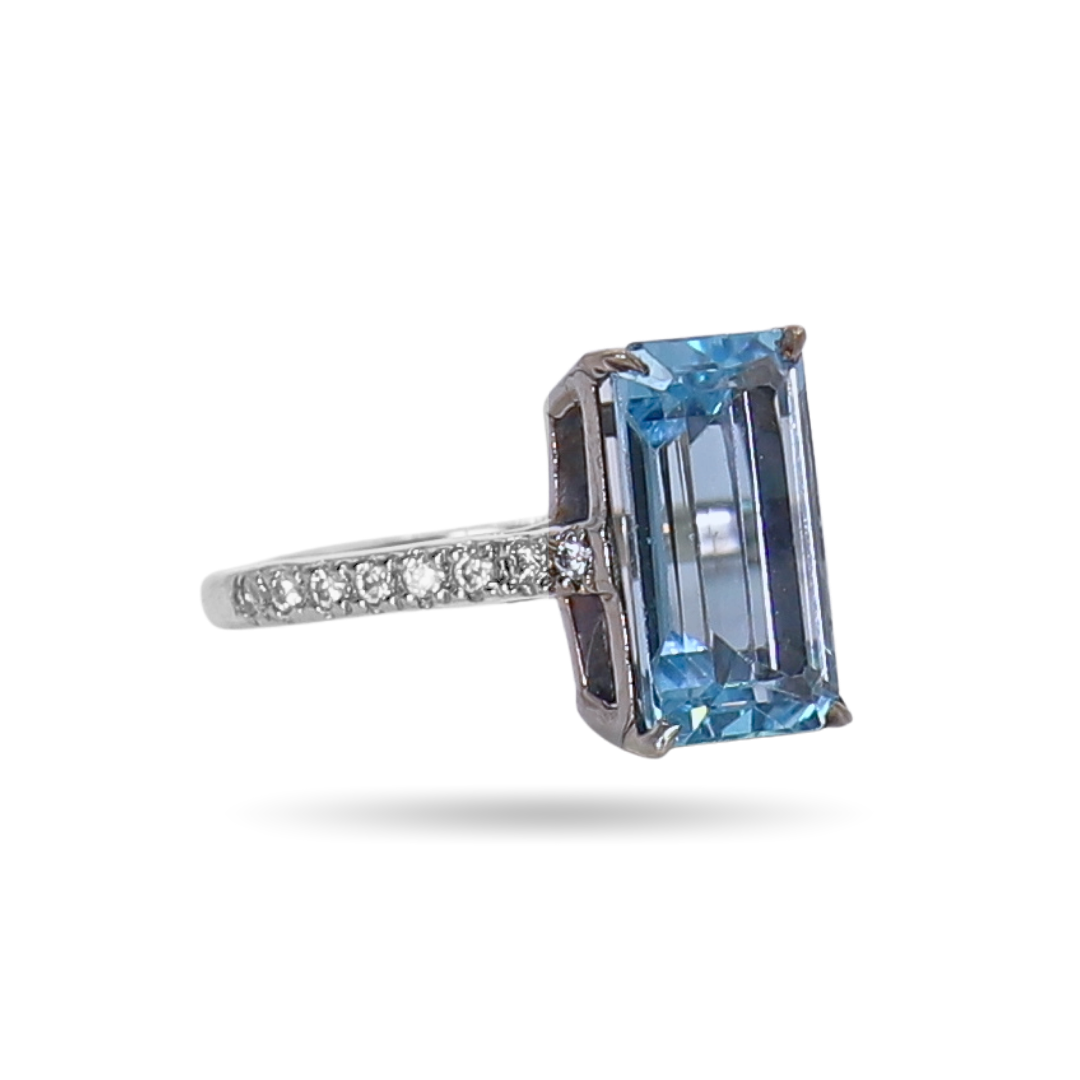 Aquamarine coctail ring