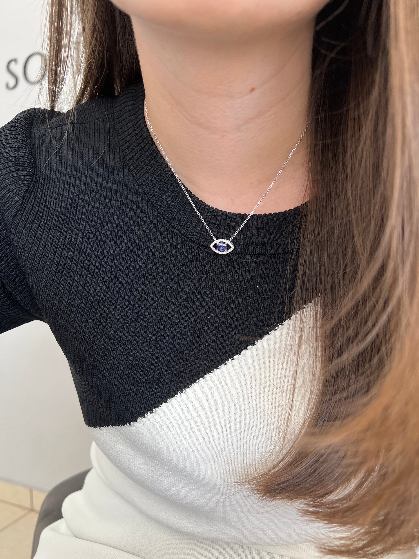 Blue eye necklace