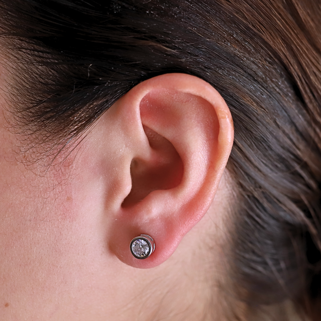 Bezel solitaire studs