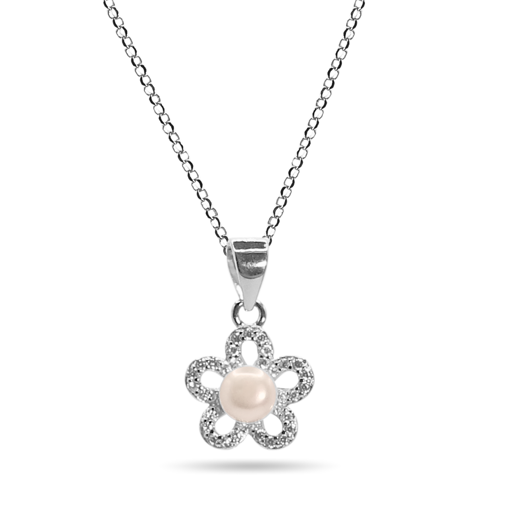 Small flower pearl necklace