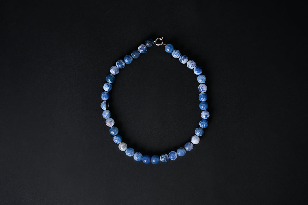 Blue and white ágatha choker