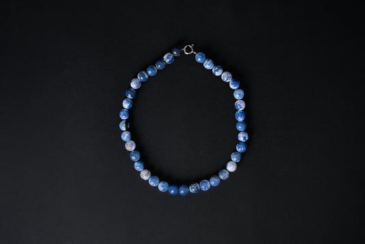 Blue and white ágatha choker