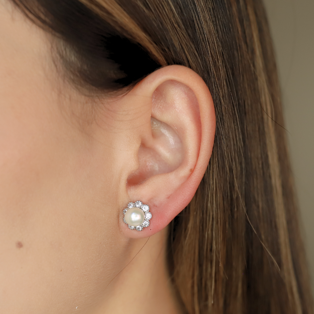 Pearl flower studs