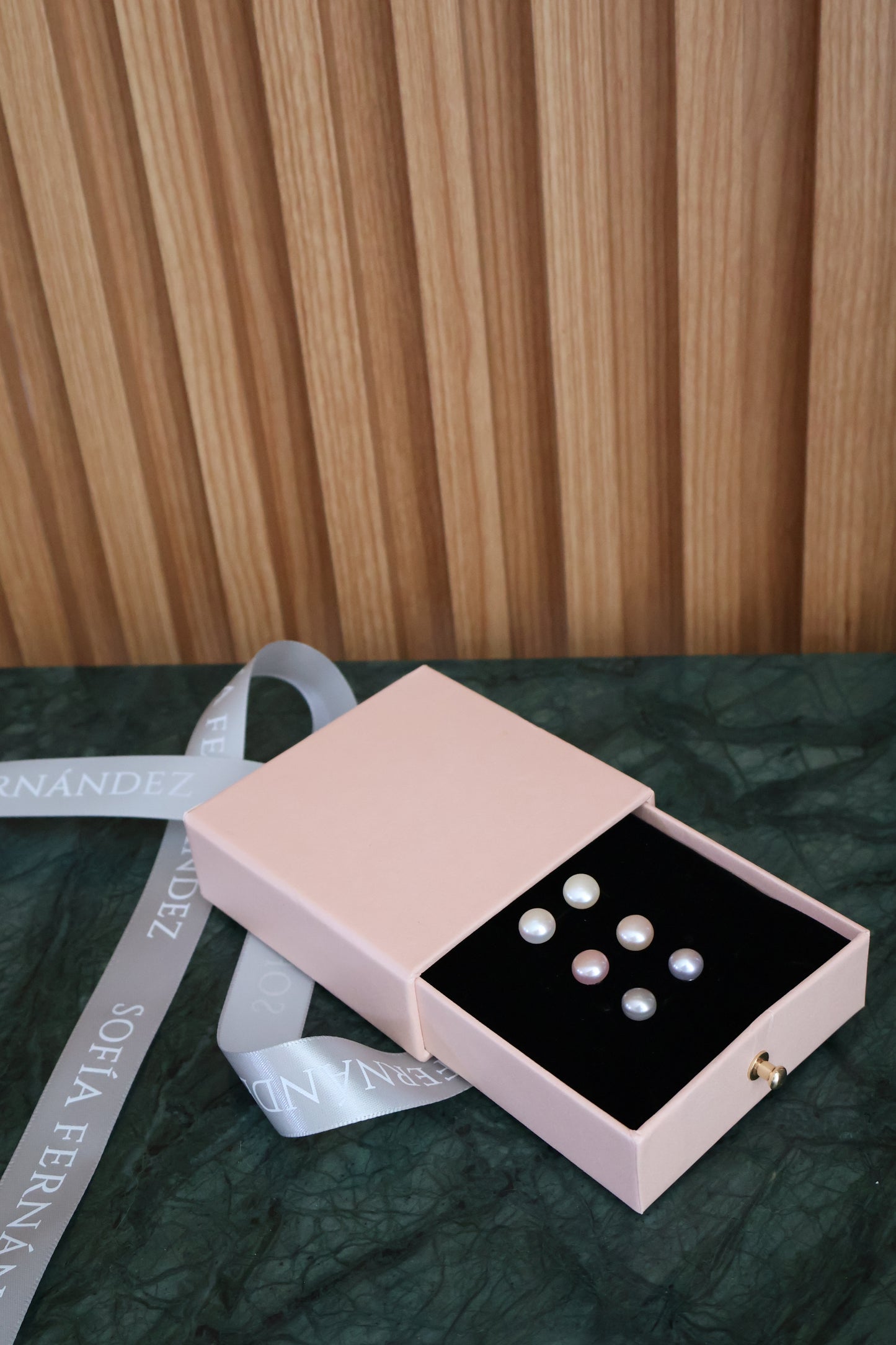 Pearl box