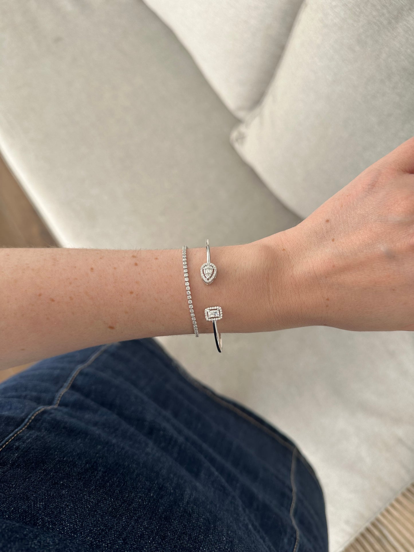 Open halo flexi silver bangle