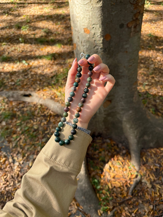 Big mossy agatha choker