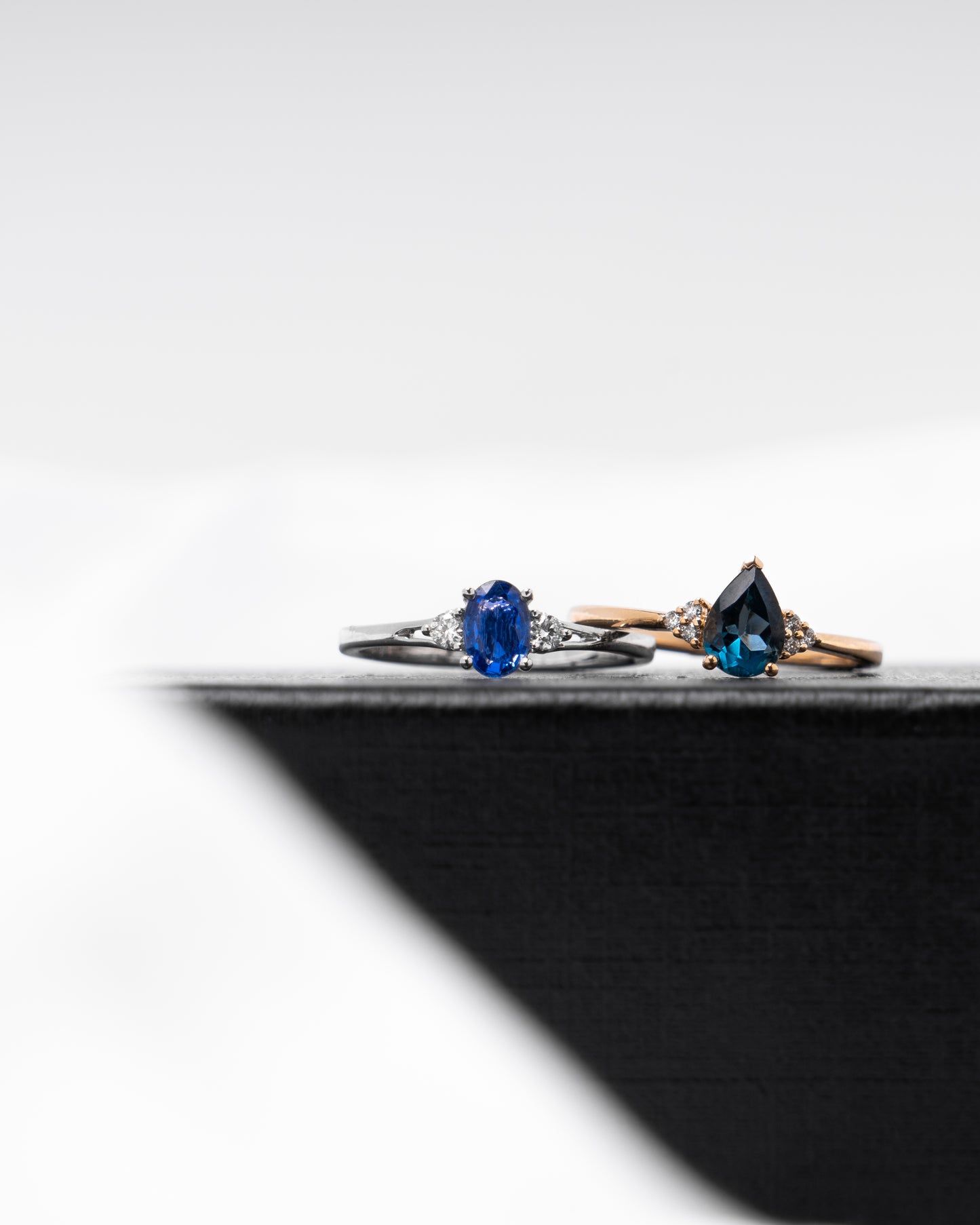 Ceylon sapphire and diamond ring