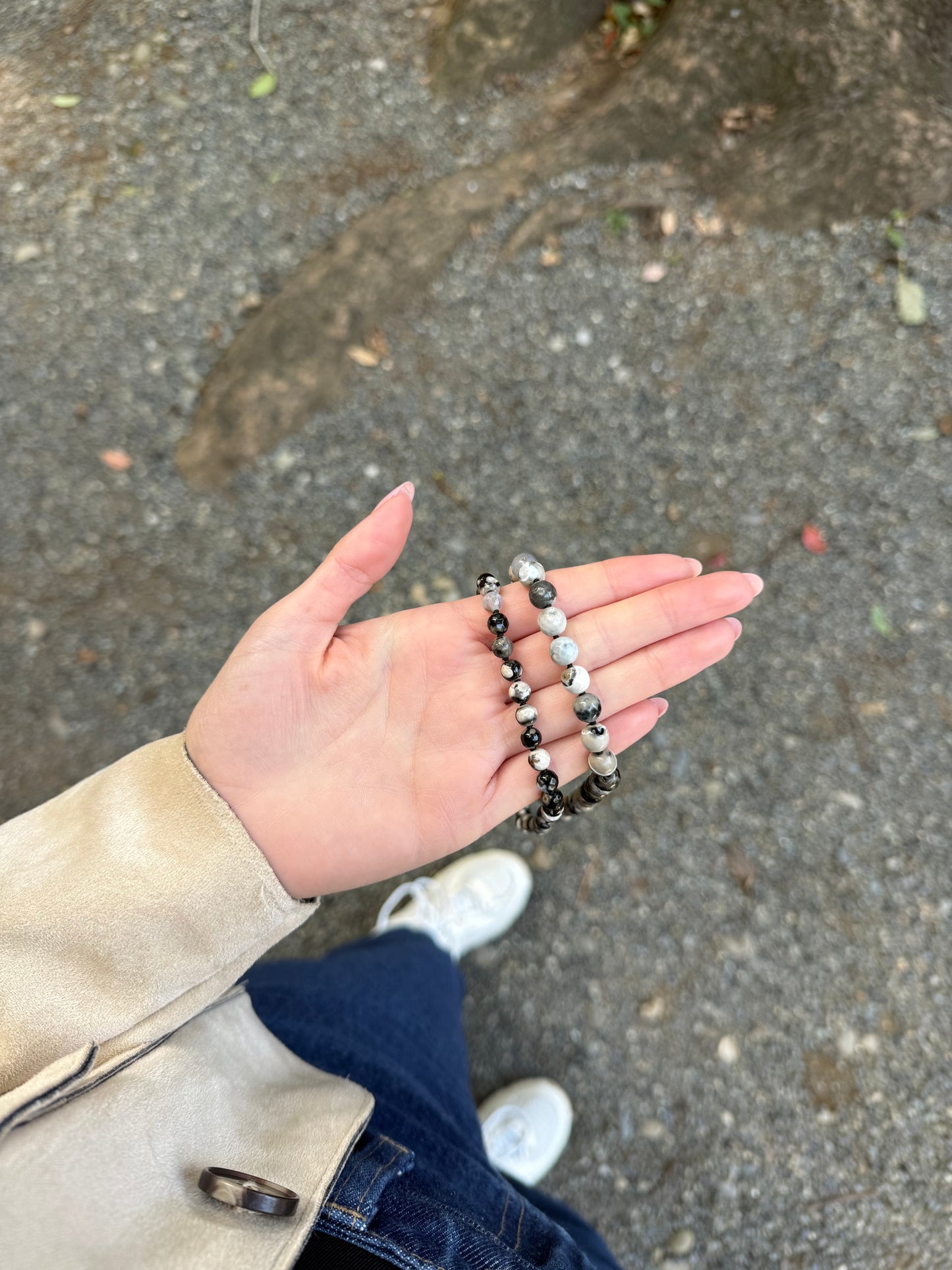 Small ying yang agatha choker