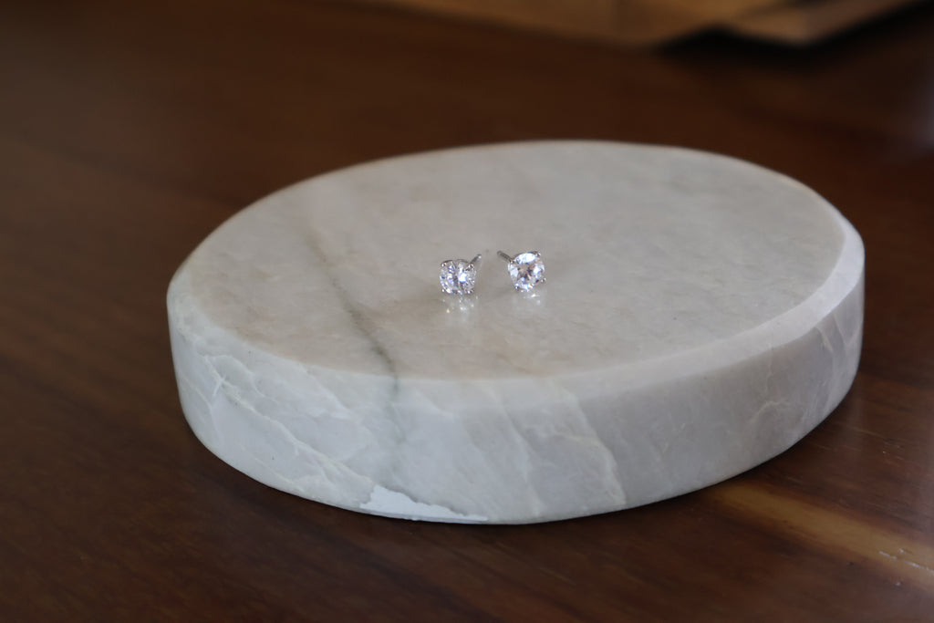 Small Solitaire Studs