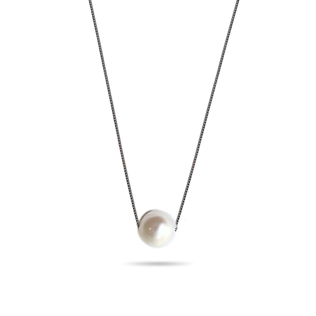 Solitaire pearl necklace