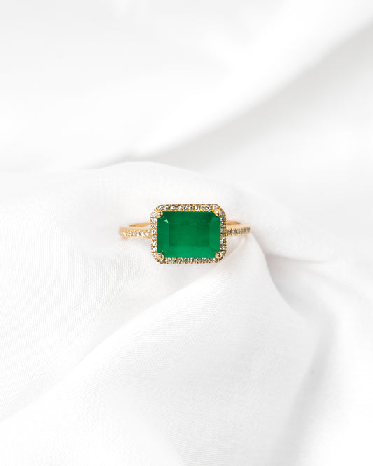 Emerald halo ring