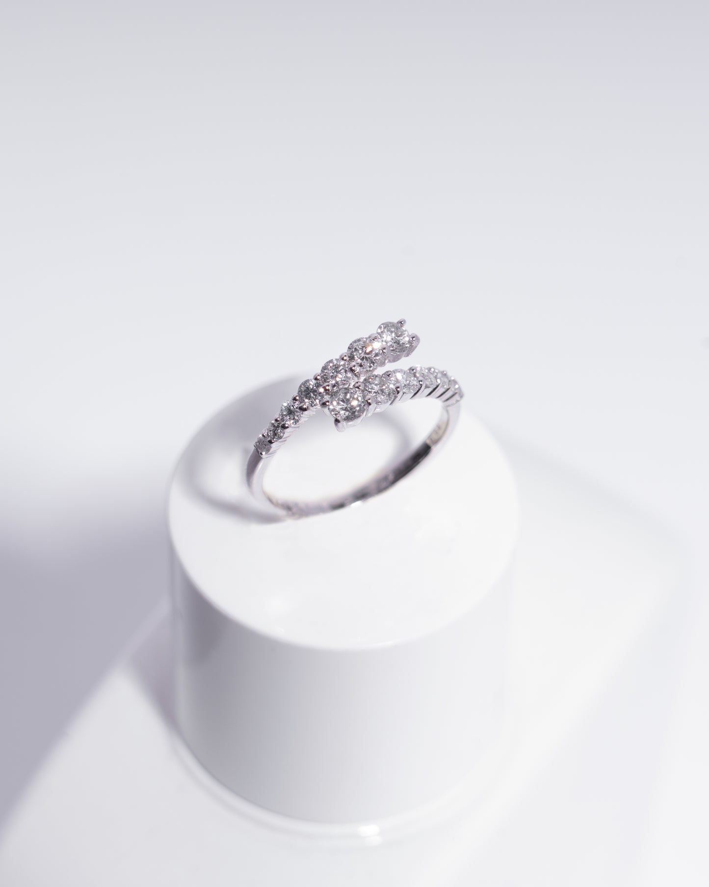 Crossed diamond ring